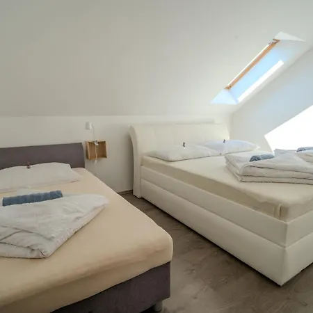 Tatil Evi Apartmanove Kaja, Niko, Simi