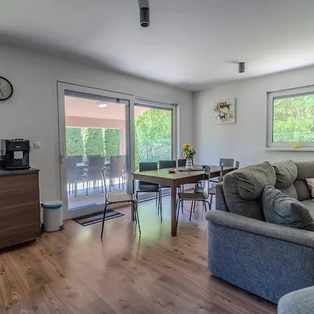 Apartmanove Kaja, Niko, Simi *