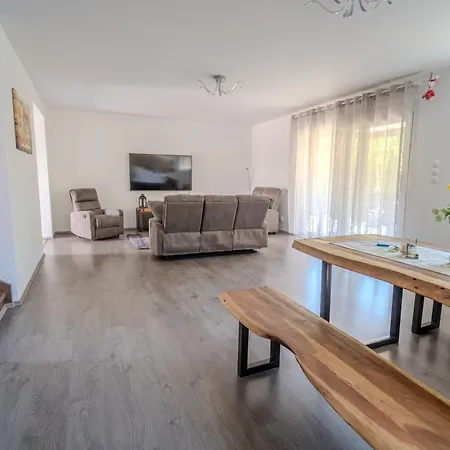 Apartmanove Kaja, Niko, Simi * Veľký Meder
