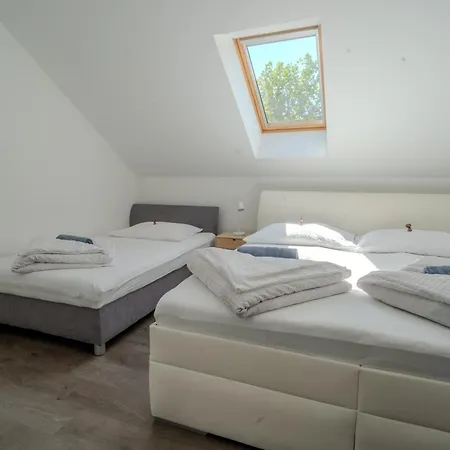 Apartmanove Kaja, Niko, Simi Tatil Evi
